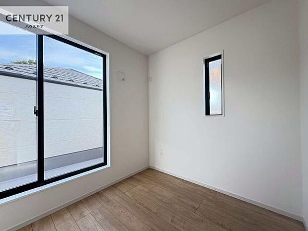 シンプルにデザインされているため、家具を選びません！お気に入りの家具を置いてくつろげる空間を作ることができます。