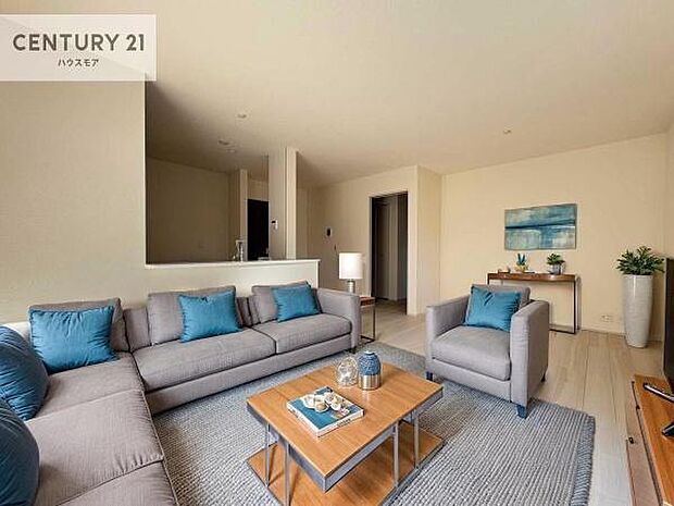 家具はCGパースです。心地良いリビングは家族が自然と集まります。家族団欒の時間が増えそうです。ご家族と、より一層充実した時間を過ごせそうですね。