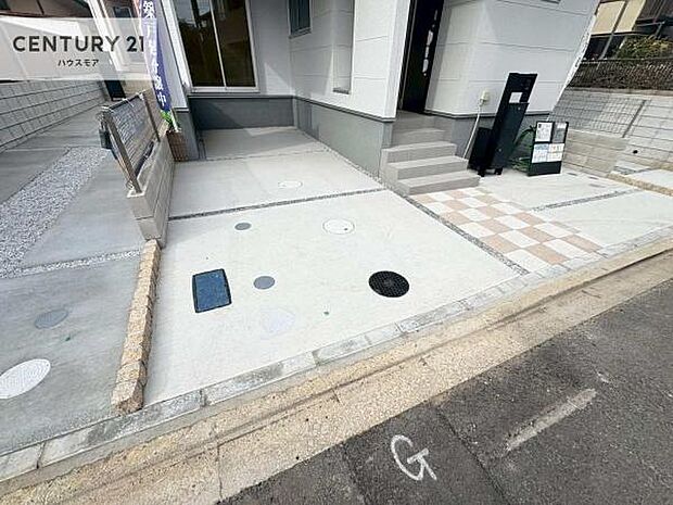 カースペース付きなのでマイカーをお持ちの方も安心ですね！ぜひ現地にてお確かめくださいませ！