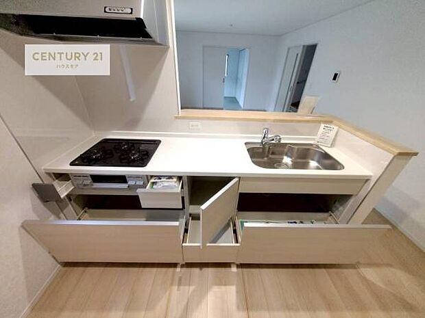 収納スペースが豊富で、調理スペースがスッキリと片付きひろ〜く活用できます！快適に作業ができます！毎日の料理が捗ります！