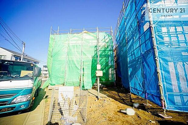 カースペース付きなのでマイカーをお持ちの方も安心ですね！ぜひ現地にてお確かめくださいませ！