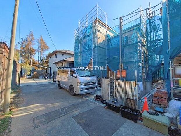 前面道路は3.95ｍ！陽当り良好な立地です。車庫入れが苦手な方も安心ですね。