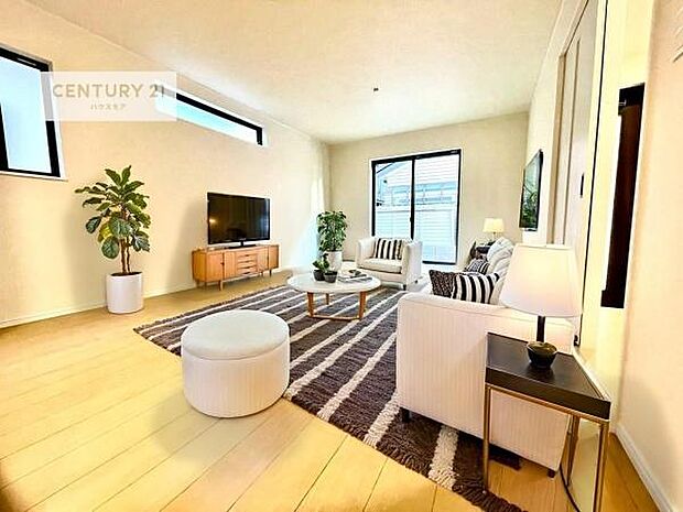 家具はCGパースです。心地良いリビングは家族が自然と集まります。家族団欒の時間が増えそうです。ご家族と、より一層充実した時間を過ごせそうですね。