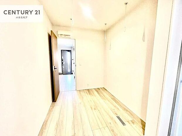 洗面所には、収納スペース付き！ラックを入れておけばタオルや日用品の収納もできて取り出しが便利！