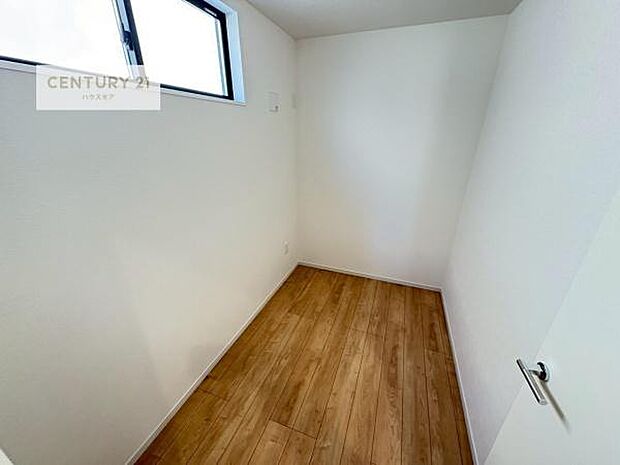 シンプルにデザインされているため、家具を選びません！お気に入りの家具を置いてくつろげる空間を作ることができます。