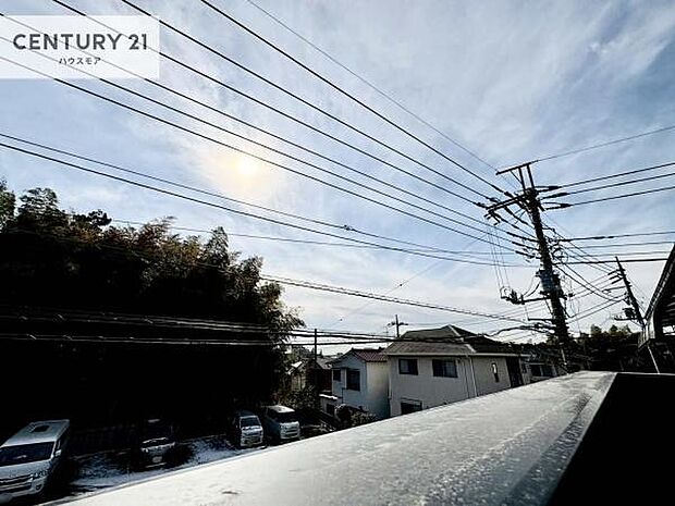 陽当たり良好なバルコニーです!晴れた日には青い空を見渡せる開放的な時間を楽しめます。