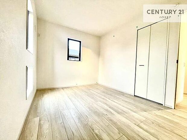 シンプルにデザインされているため、家具を選びません!お気に入りの家具を置いてくつろげる空間を作ることができます。