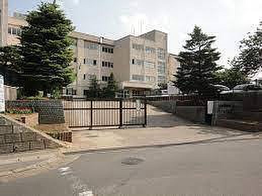 土浦市立土浦第六中学校まで3100m