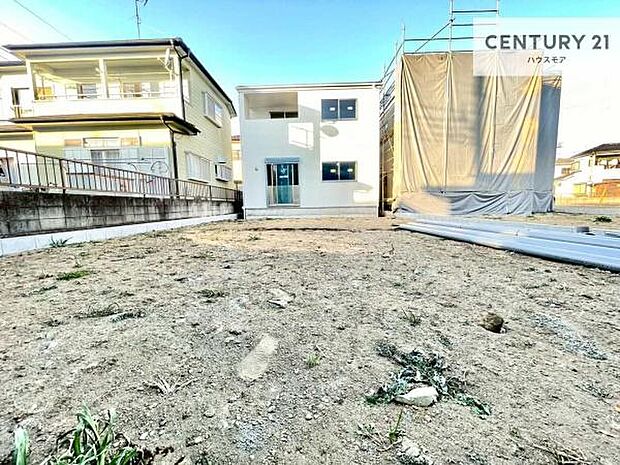 お庭スペースつき!ガーデニングや家庭菜園が楽しめてアウトドアの趣味が増えそうですね!