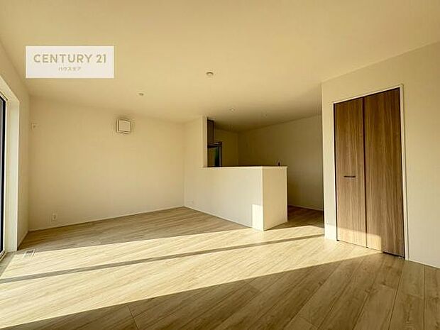 大切な家族が集まるからこそLDKにはこだわりたい。子供たちが元気に笑いながら走り回っている姿を見た時が「広い家にして良かった」と思う瞬間です。