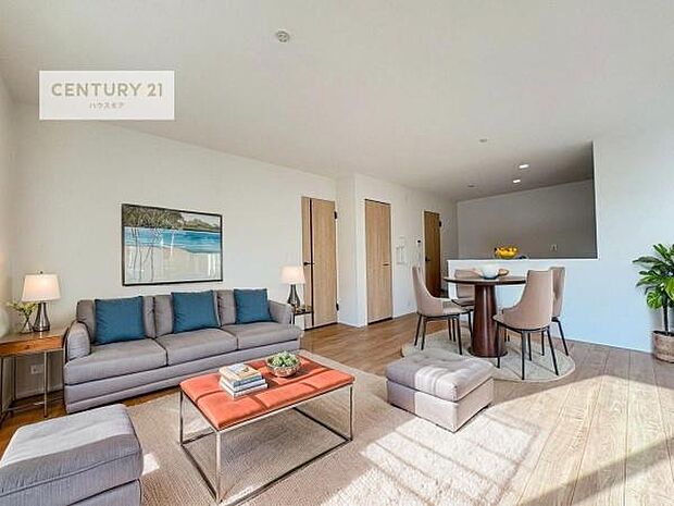 家具はCGパースです。開放感のある広々LDK!ソファーやダイニングテーブルを置いても窮屈にならないので快適に過ごせます!コミュニケーションが取りやすいリビングです!