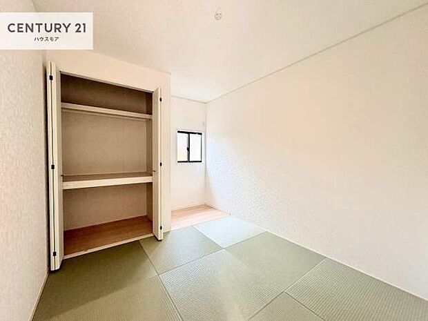 リビングと隣接した和室です!家事の休憩スペースやキッズスペースとして活用するのもよさそうですね!和室の使い方は無限大!