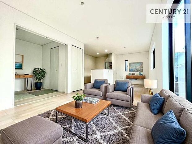 家具はCGパースです。大切な家族が集まるからこそLDKにはこだわりたい。子供たちが元気に笑いながら走り回っている姿を見た時が「広い家にして良かった」と思う瞬間です。