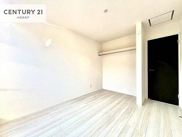 シンプルにデザインされているため、家具を選びません!お気に入りの家具を置いてくつろげる空間を作ることができます。