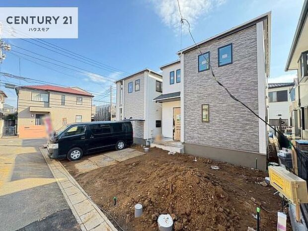 全2棟のキレイな街並み。是非1度ご内見ください。物件探しのご条件・ご要望・ご質問など、不動産に関することならどのようなことでも誠心誠意対応させて頂きます。