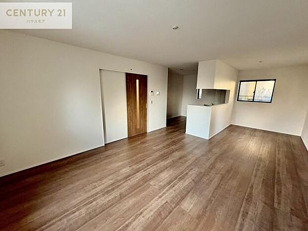 大切な家族が集まるからこそLDKにはこだわりたい。子供たちが元気に笑いながら走り回っている姿を見た時が「広い家にして良かった」と思う瞬間です。