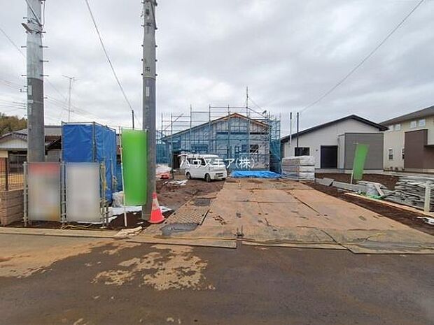 駐車スペースは2台分あります!セカンドカーはもちろん、バイクや自転車なども置き場所に困りません。