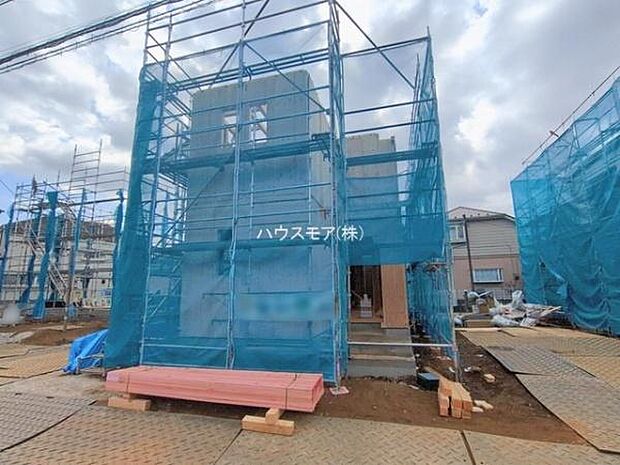 駐車スペースは2台分あります！セカンドカーはもちろん、バイクや自転車なども置き場所に困りません。