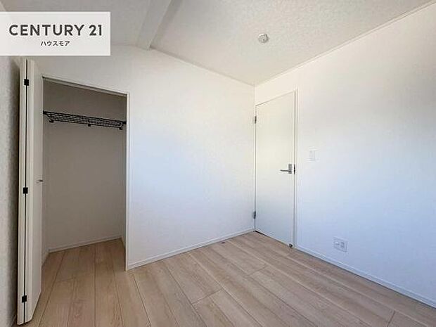 収納がしっかりあるので家具の配置がしやすく、ライフスタイルに合わせたお部屋作りが可能です。