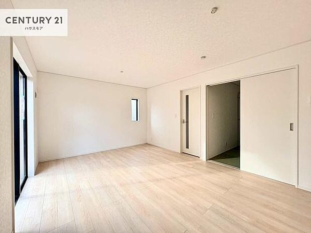 心地良いリビングは家族が自然と集まります。家族団欒の時間が増えそうです。ご家族と、より一層充実した時間を過ごせそうですね。