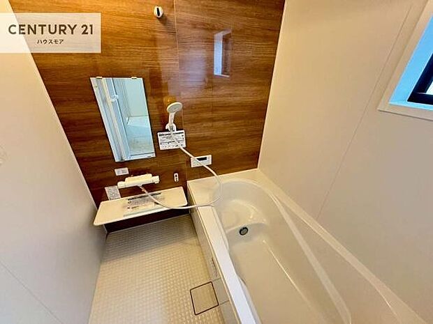 1日の疲れをしっかりと癒してくれる浴室です。おうちの素敵なリラクゼーション場所です!