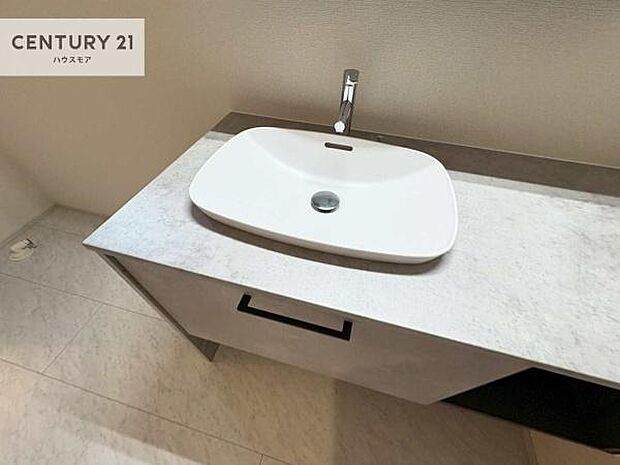 おしゃれな洗面台で自分磨きのモチベーションが上がりますね!