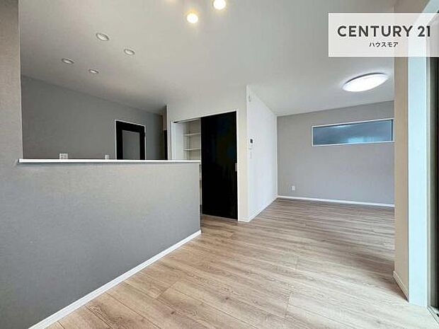 広々ダイニングスペース!ゆったりお食事。笑い声響く楽しい時間が過ごせます。日々の疲れも癒されます!