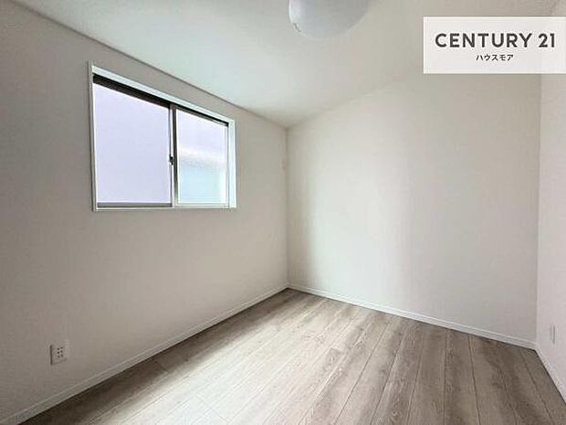 シンプルにデザインされているため、家具を選びません!お気に入りの家具を置いてくつろげる空間を作ることができます。