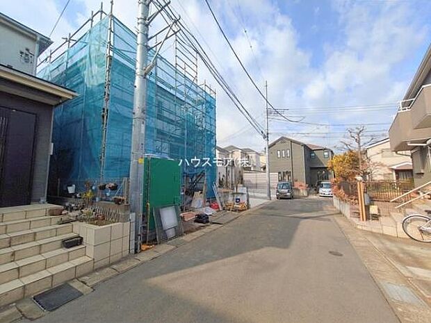 前面道路5m!車庫入れが苦手な方も安心ですね。