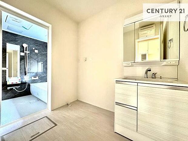 身なりを整える洗面所は、清潔感が大事です！水周りの清潔感のある雰囲気を演出！気持ちよくお使いいただけます。【現地販売会開催中】