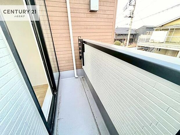 東向きバルコニーは、朝日がたっぷり差し込み、爽やかな一日を気持ちよくスタートできます。