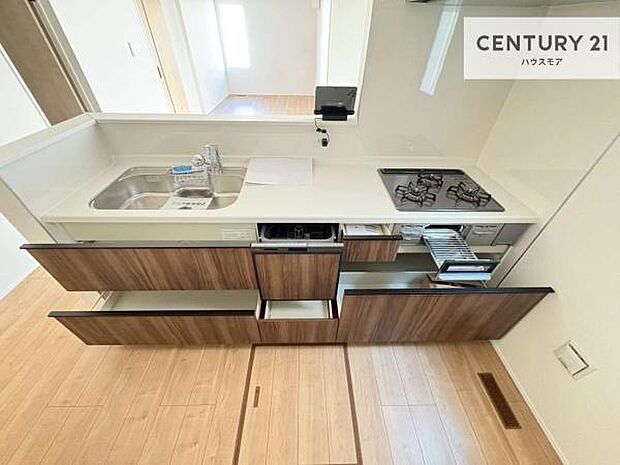 収納スペースが豊富で、調理スペースがスッキリと片付きひろ〜く活用できます!快適に作業ができます!毎日の料理が捗ります!