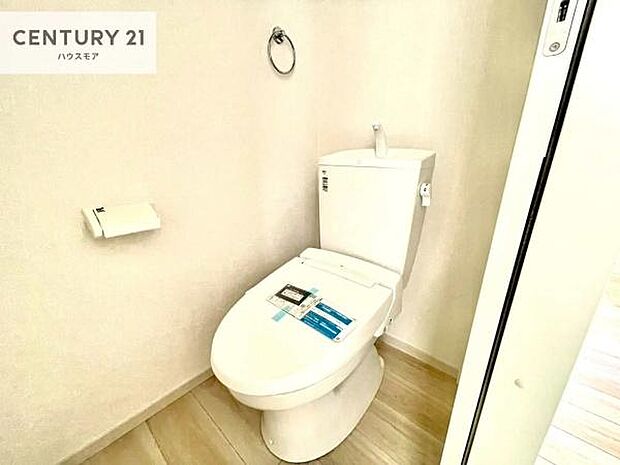 温水洗浄便座につき、冬場は便座が暖かくできるので冷たい便座に座らずに済む嬉しい仕様です!