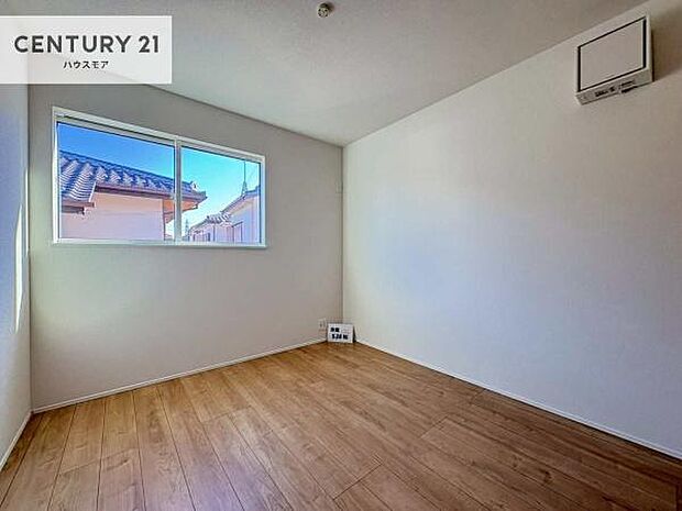 シンプルにデザインされているため、家具を選びません!お気に入りの家具を置いてくつろげる空間を作ることができます。