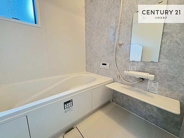 1日の疲れをしっかりと癒してくれる浴室です。おうちの素敵なリラクゼーション場所です！