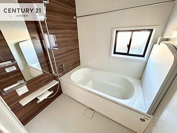 1日の疲れをしっかりと癒してくれる浴室です。おうちの素敵なリラクゼーション場所です!