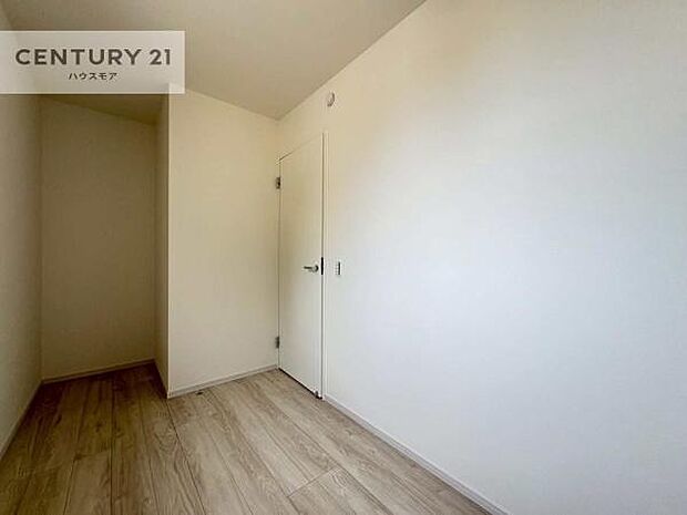 シンプルにデザインされているため、家具を選びません!お気に入りの家具を置いてくつろげる空間を作ることができます。