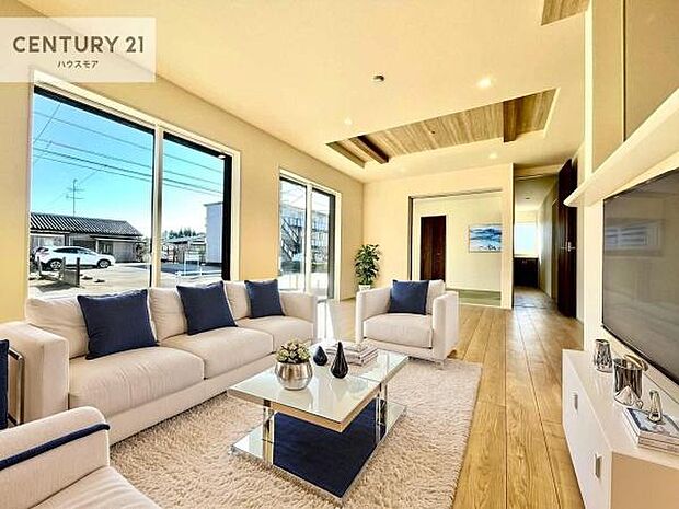 家具はCGパースです。開放感のある広々LDK!ソファーやダイニングテーブルを置いても窮屈にならないので快適に過ごせます!コミュニケーションが取りやすいリビングです!