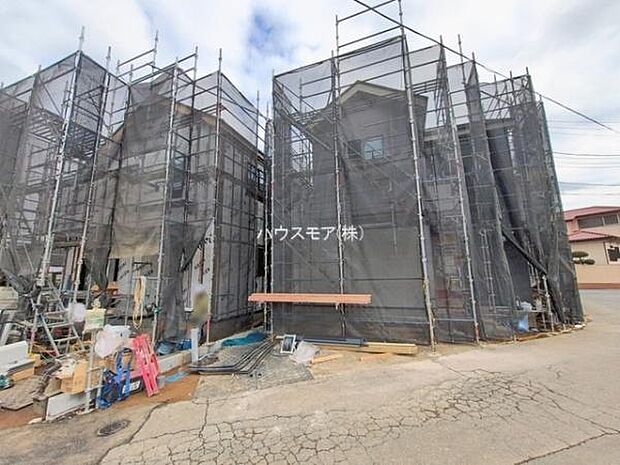 駐車スペースは2台分あります!セカンドカーはもちろん、バイクや自転車なども置き場所に困りません。【現地販売会開催中】