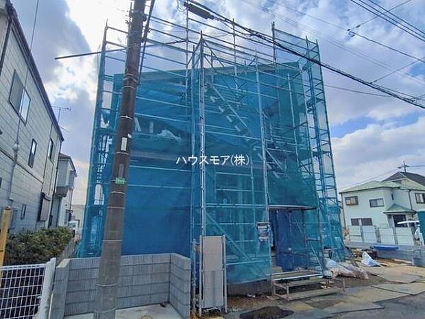 駐車スペースは2台分あります!セカンドカーはもちろん、バイクや自転車なども置き場所に困りません。