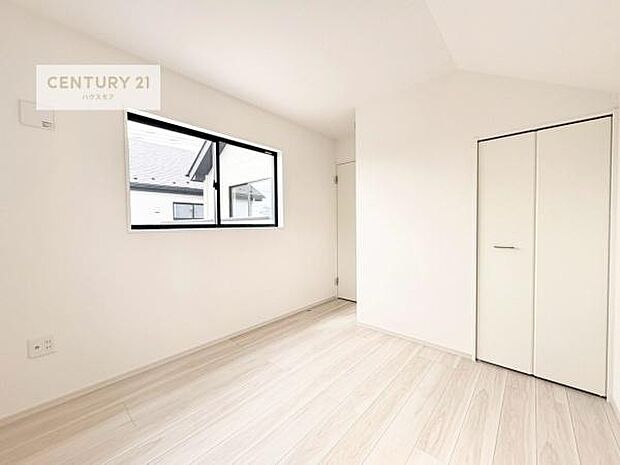 シンプルにデザインされているため、家具を選びません!お気に入りの家具を置いてくつろげる空間を作ることができます。