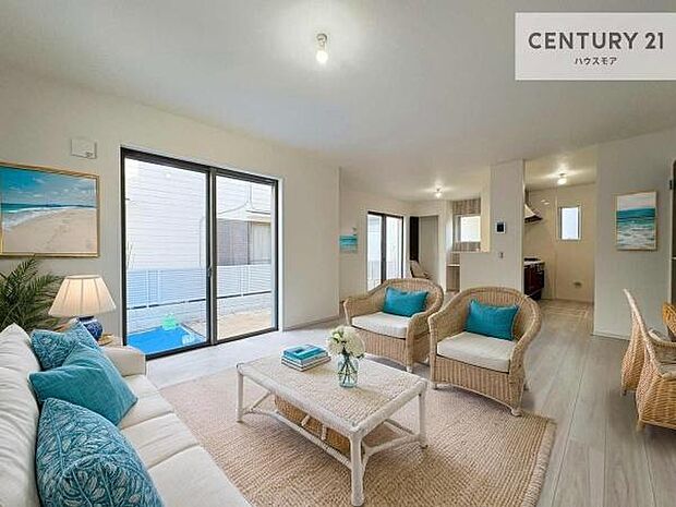 家具はCGパースです。大切な家族が集まるからこそLDKにはこだわりたい。子供たちが元気に笑いながら走り回っている姿を見た時が「広い家にして良かった」と思う瞬間です。