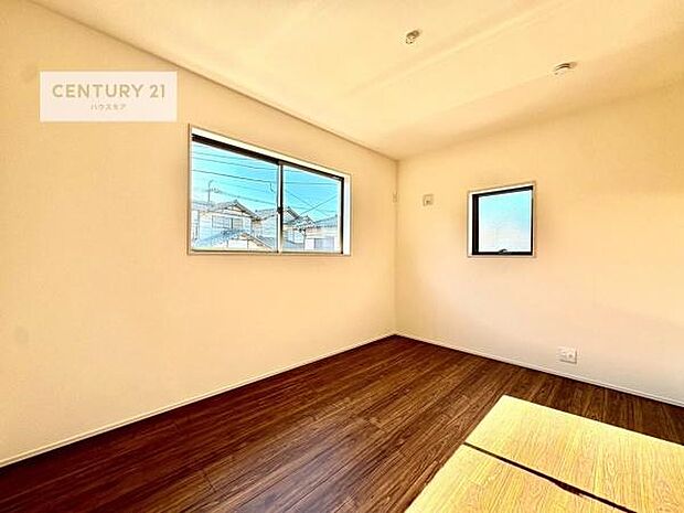 シンプルにデザインされているため、家具を選びません!お気に入りの家具を置いてくつろげる空間を作ることができます。