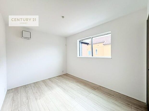 シンプルにデザインされているため、家具を選びません!お気に入りの家具を置いてくつろげる空間を作ることができます。