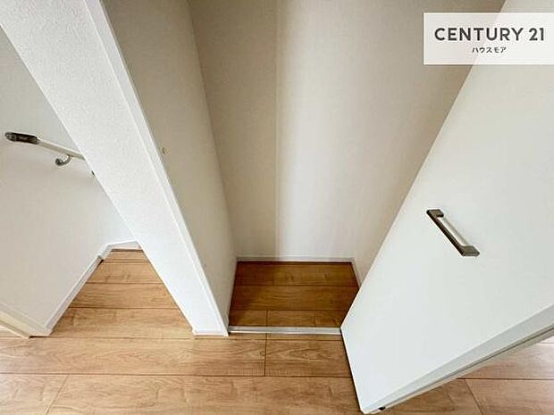 住空間をすっきり使うためには必須ポイントの収納スペースですよね。是非現地でご確認ください！