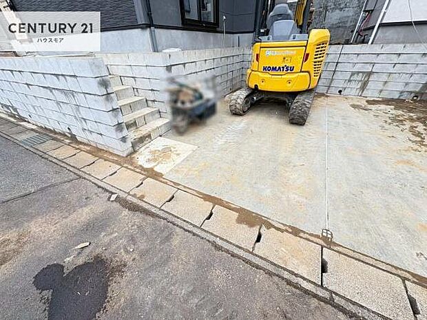 カースペース付きなのでマイカーをお持ちの方も安心ですね！ぜひ現地にてお確かめくださいませ！