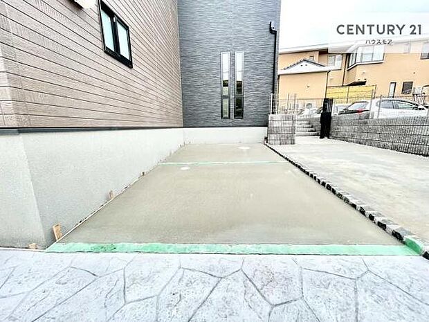 カースペース付きなのでマイカーをお持ちの方も安心ですね!ぜひ現地にてお確かめくださいませ!