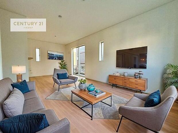 家具はCGパースです。心地良いリビングは家族が自然と集まります。家族団欒の時間が増えそうです。ご家族と、より一層充実した時間を過ごせそうですね。