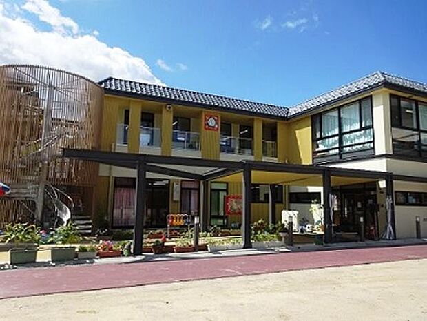 松葉幼稚園まで677m