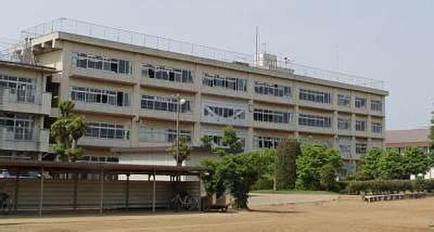 柏市立田中中学校まで1900m